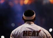 开云下载-世界排名争夺战之夜，李刚仁关键节点连续得分，改写亚洲足球历史