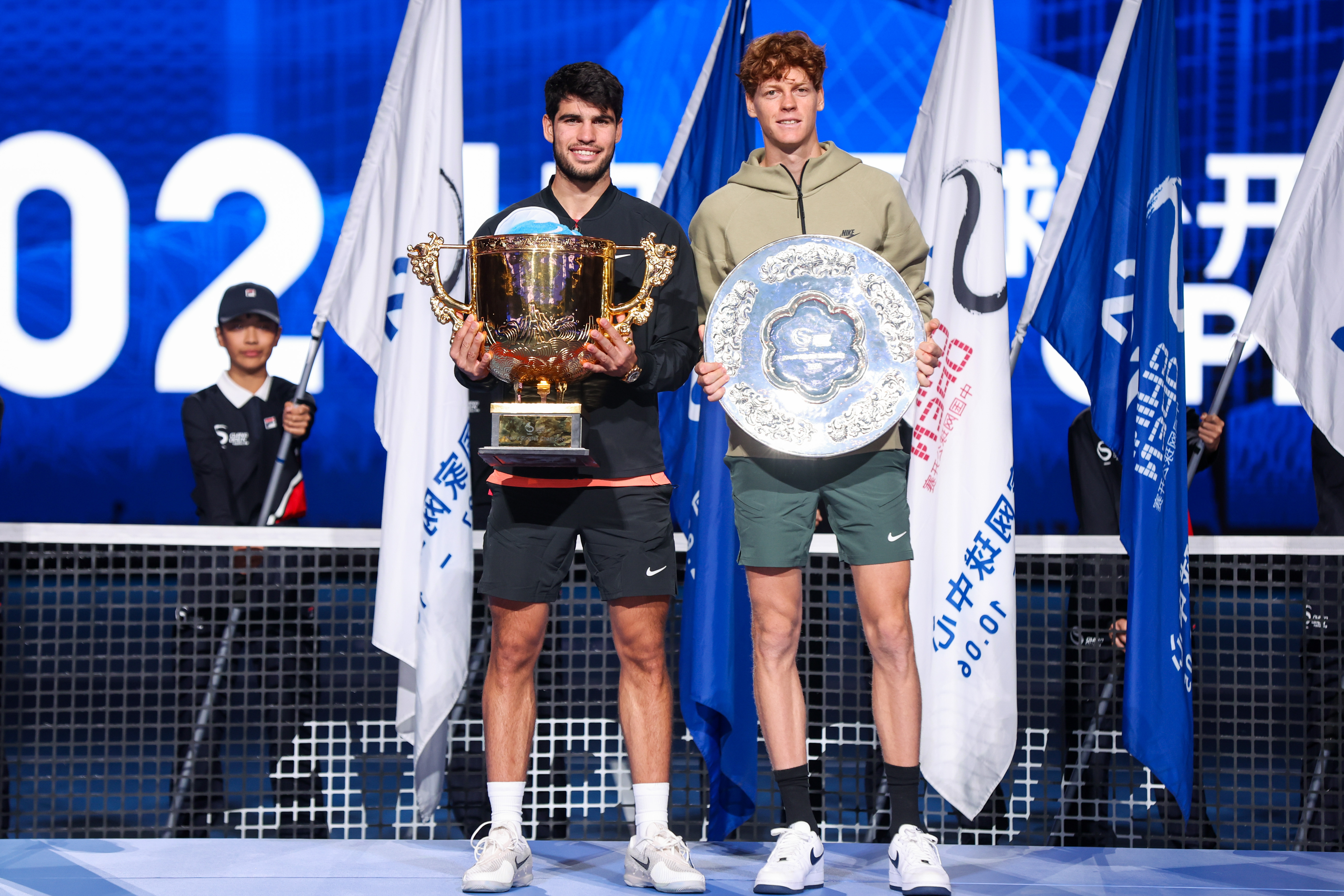 美网完胜拉沃尔杯，阿尔卡拉斯点燃赛场的简单介绍