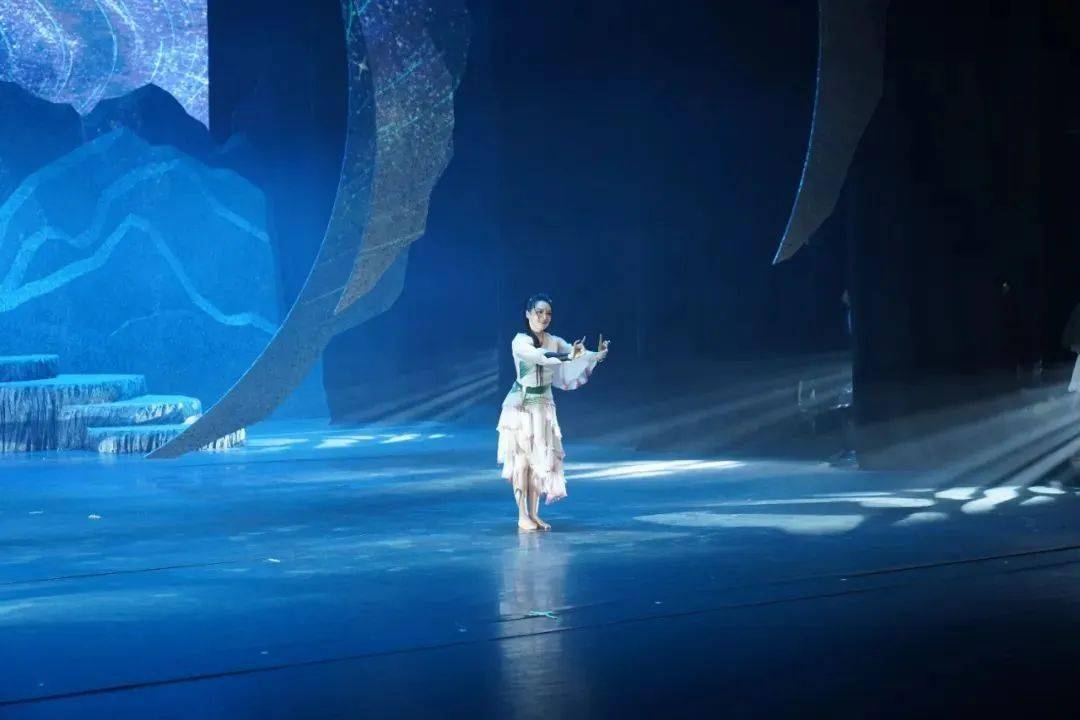 芬兰队员在比赛中尽展风采,斩获殊荣的简单介绍 芬兰队员在比赛中尽展风采,斩获殊荣的简单介绍