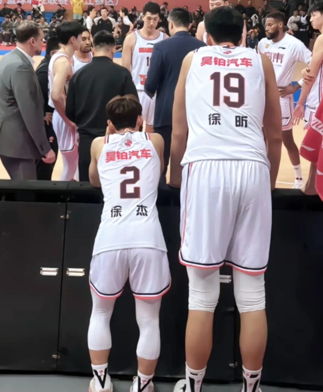浙江男篮客场战胜对手，球队团结一心迅速崛起的简单介绍