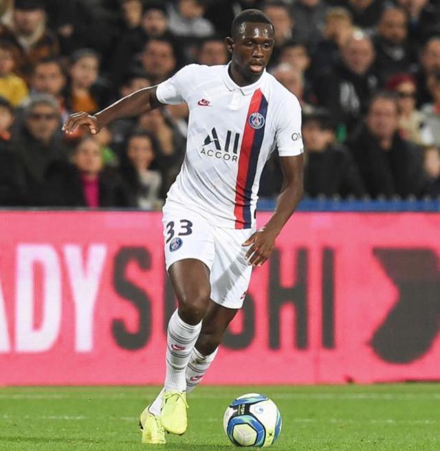 包含拜仁球员训练反思，为下场比赛做准备的词条