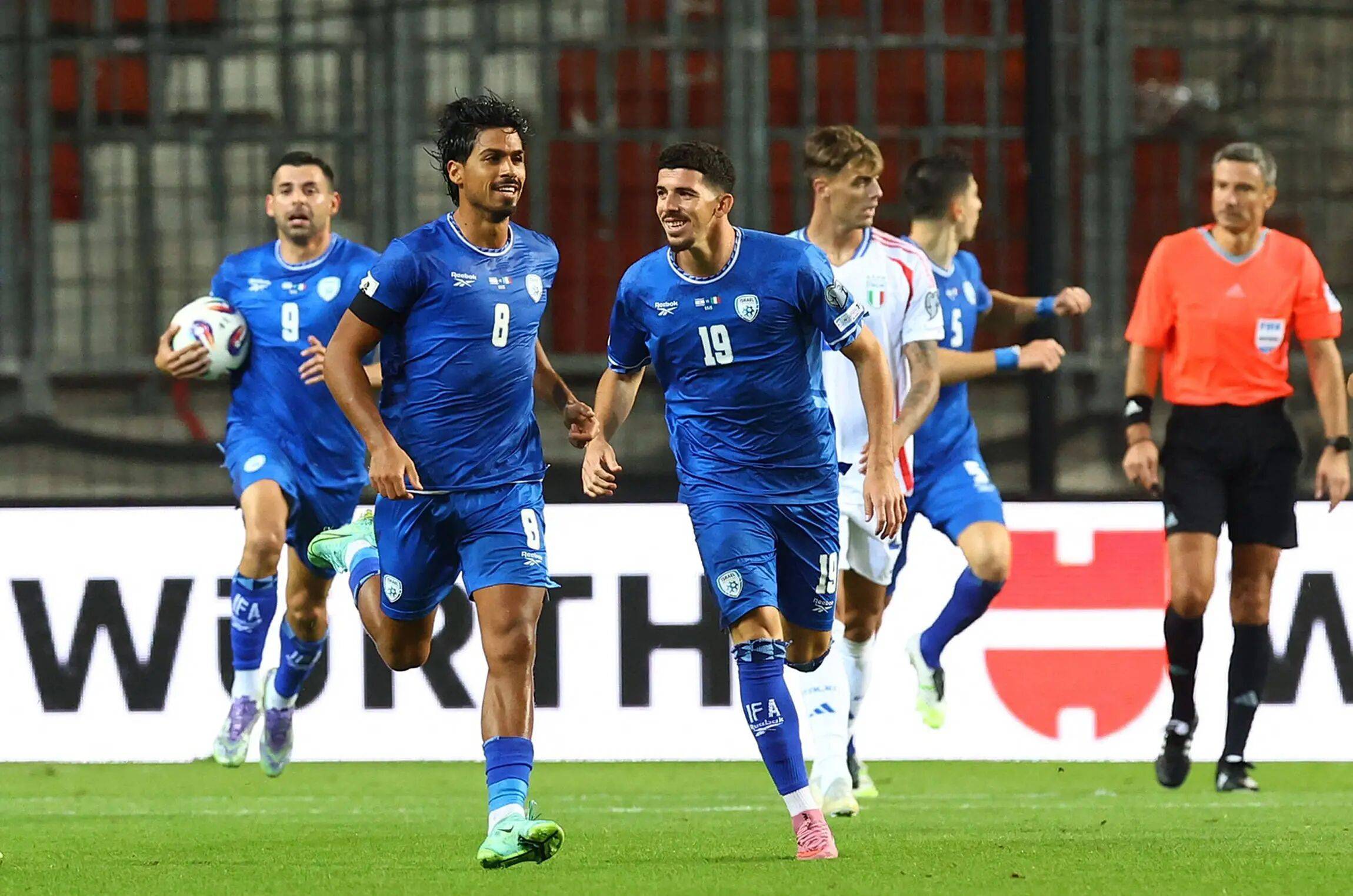 关于意大利队大胜挪威，提升排名的信息