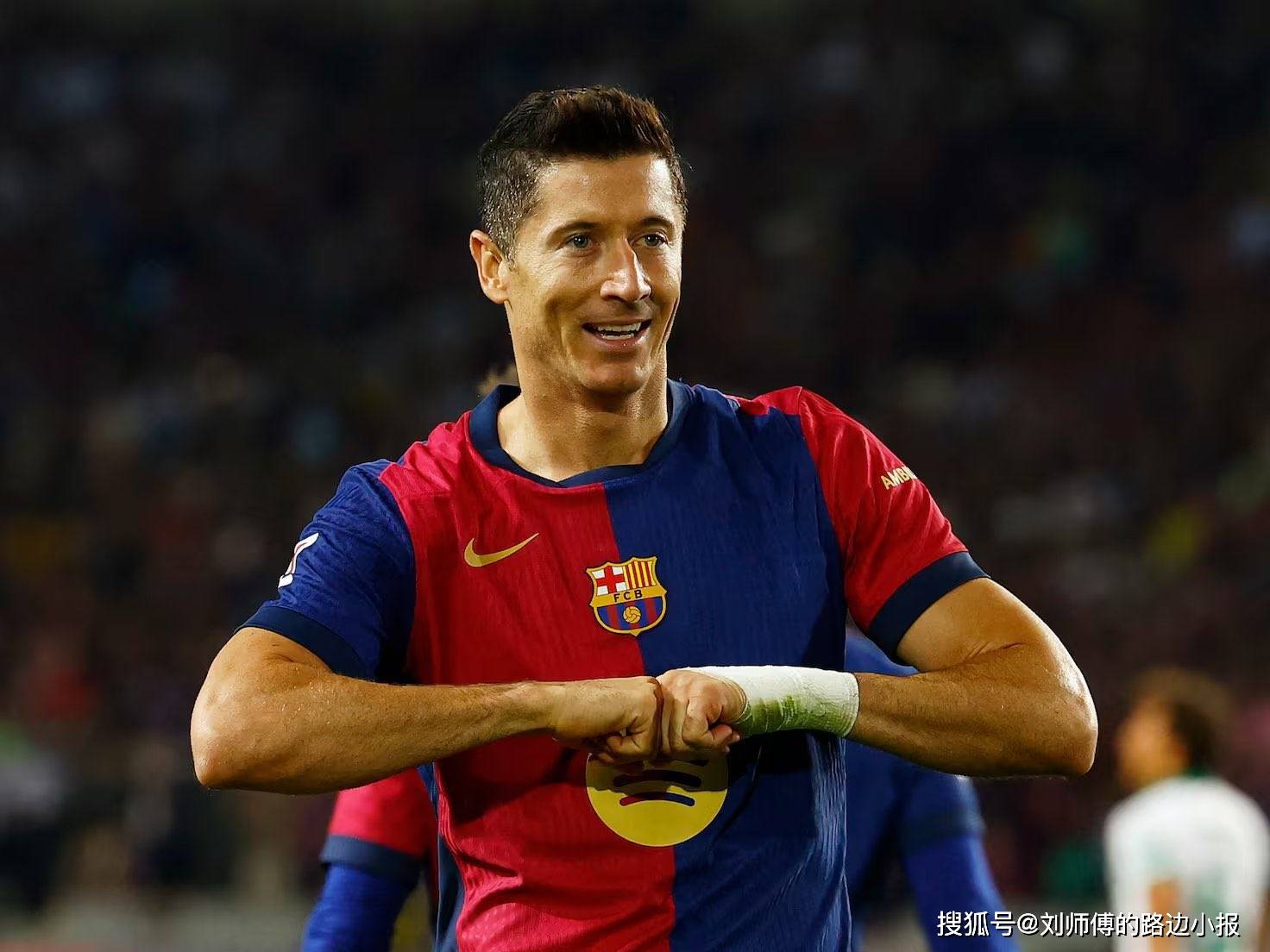 法国绝杀莱比锡红牛，莱万点燃赛场