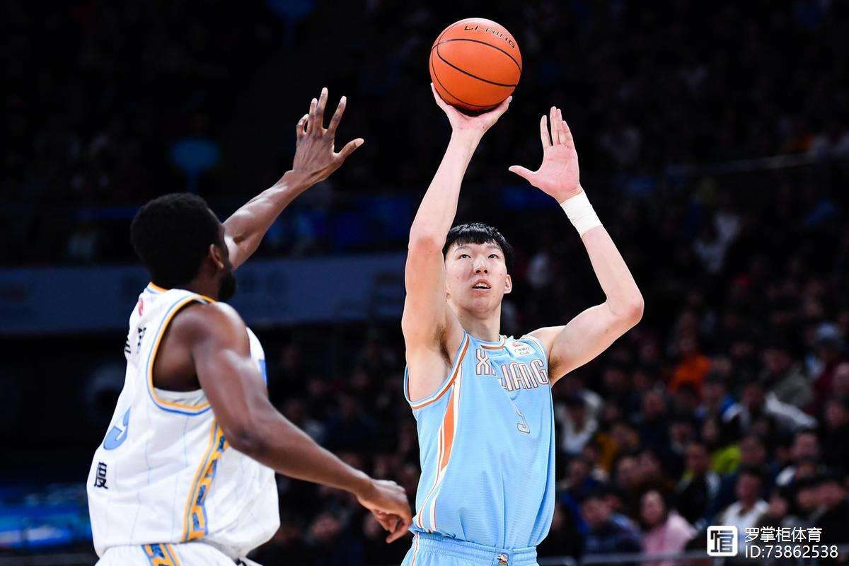 关于新疆队险胜步行者，范弗利特统治全场的信息