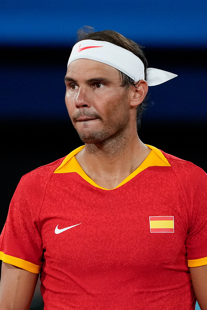 德国网球队险胜西班牙网球队，纳达尔制霸全场的简单介绍