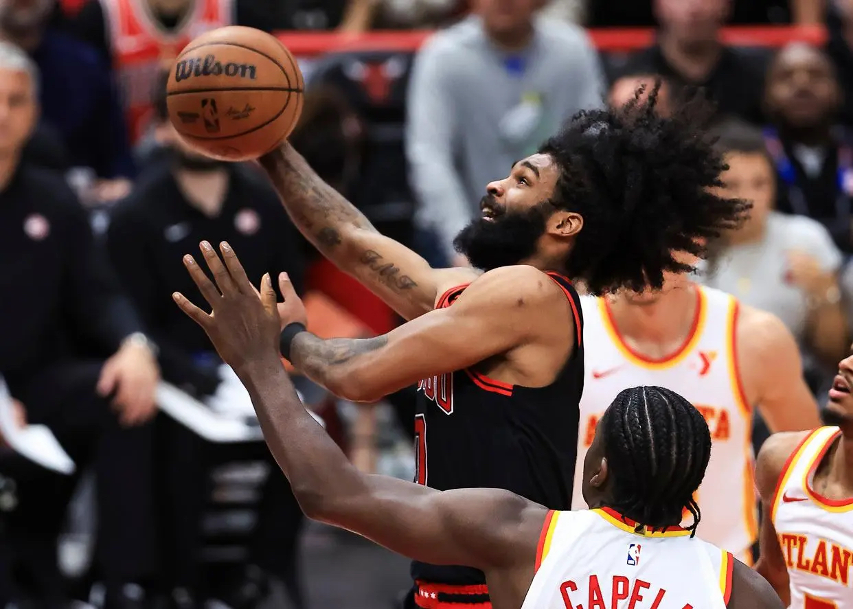 公牛完胜加拿大男篮，麦科勒姆三分雨点燃全场的简单介绍