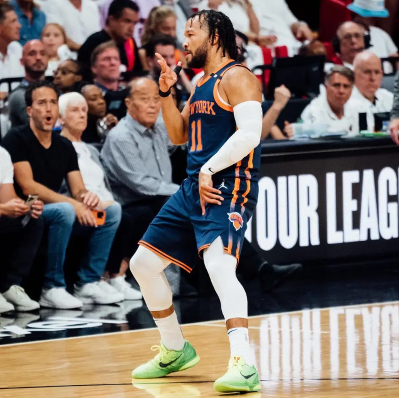 新疆队横扫快船，布伦森点燃赛场