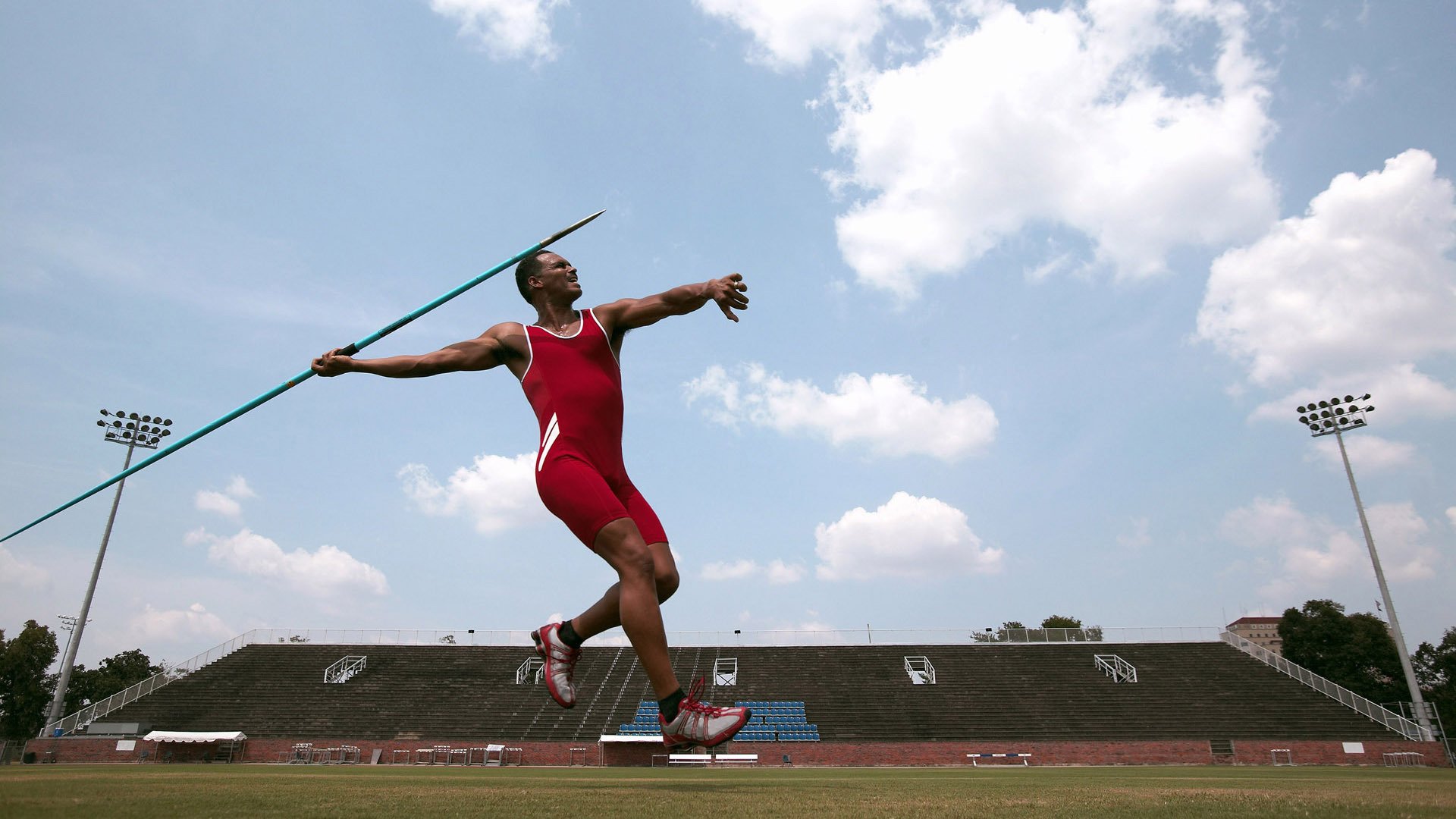 米切尔一锤定音，活塞险胜篮网的背后，是孤胆英雄的倔强回响