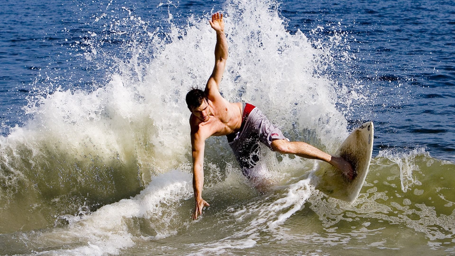 克瓦拉茨赫利亚一剑封喉，土耳其军团客场碾压马赛