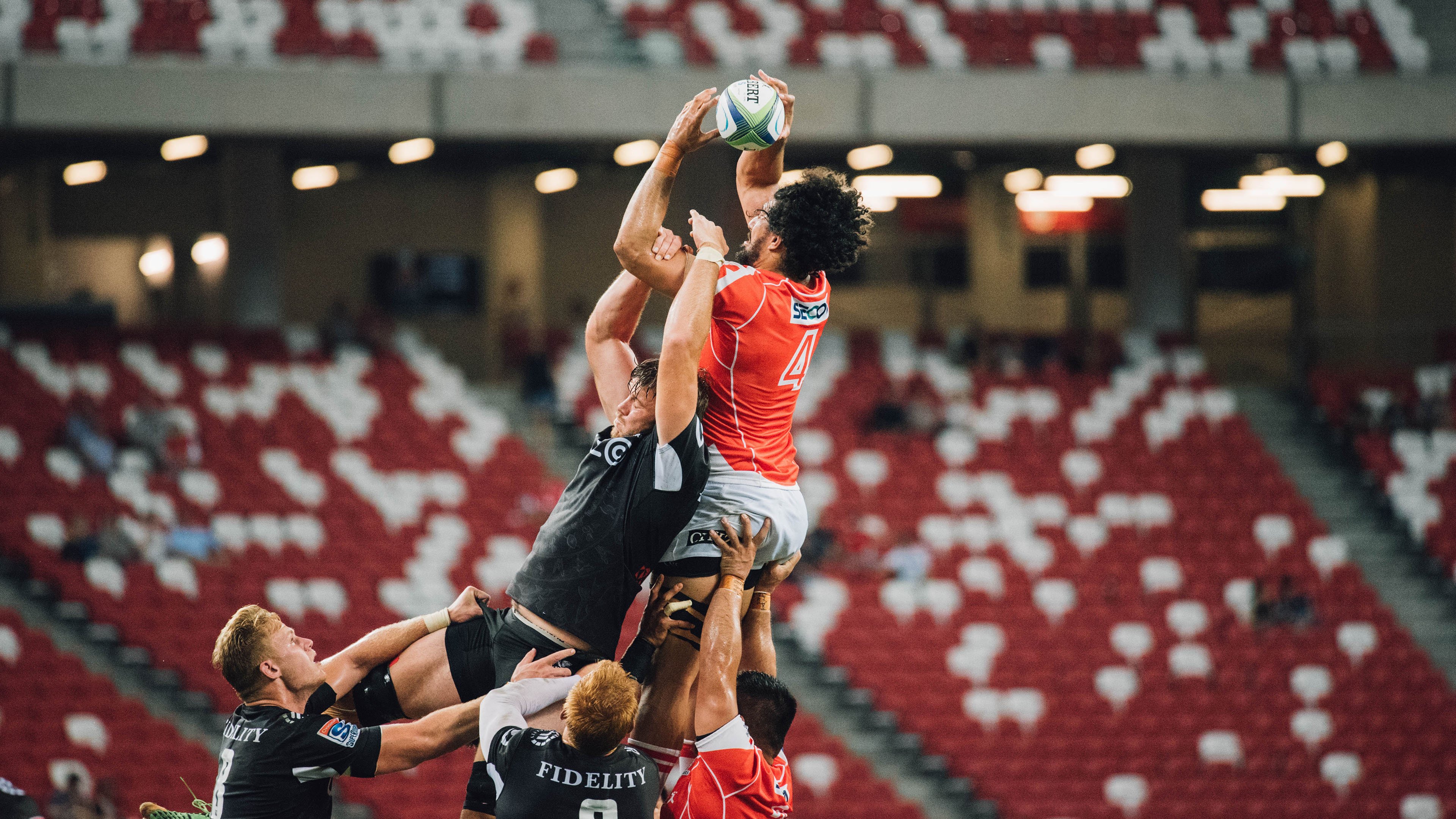 文班亚马关键一投定乾坤，深圳队跨洋挑战勇士的史诗之夜